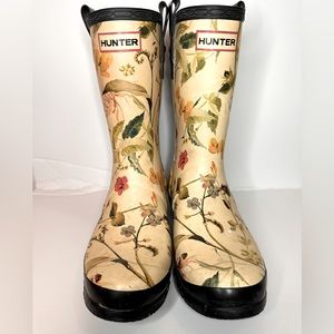 Women’s hunter boots vintage floral design size 8.5